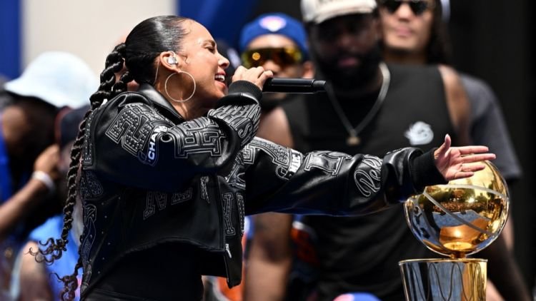 Alicia Keys enflamme New York et célèbre le sacre des Knicks avec « Empire State of Mind »