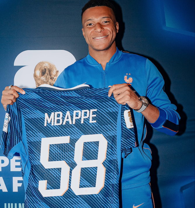 Kylian-mbappe-record-but-france