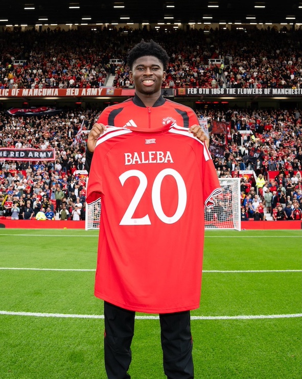 Carlos-baleba-manchester-united-