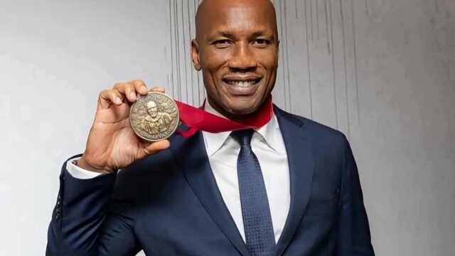 Didier Drogba honoré à Harvard : 20 ans après l&rsquo;appel de Khartoum, une médaille W.E.B. Du Bois au sommet de l&rsquo;humanitaire