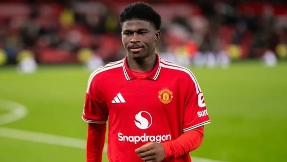 Carlos Baleba embrase la Premier League : une première éblouissante avec Manchester United face à Tottenham